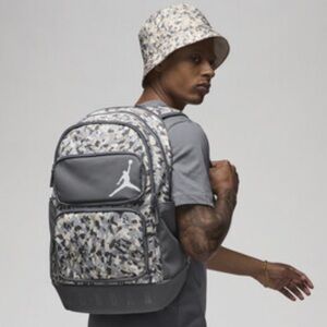 Jordan Essentials Backpack (28.75L) in “Sail/Beige”.